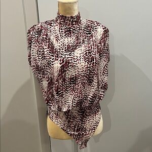 Chic bodysuit/blouse